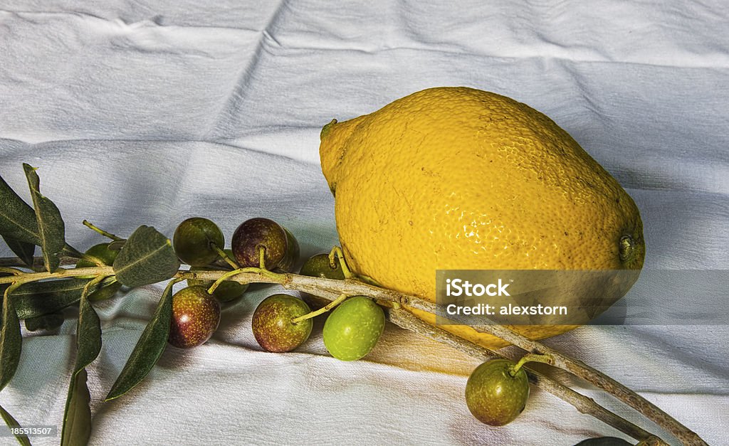 Oliven und Zitrone - Lizenzfrei Abnehmen Stock-Foto
