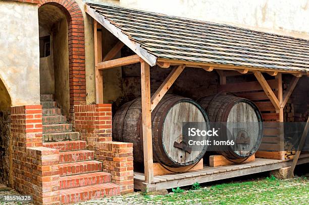 Barris De Vinho - Fotografias de stock e mais imagens de Barril - Barril, Barrilete, Bebida