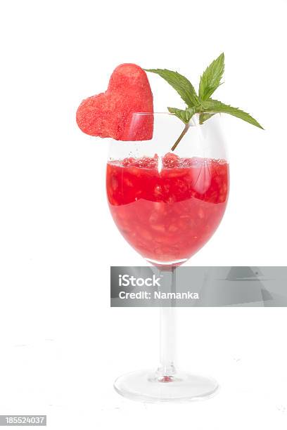 Cocktail Isolado Em Fundo Branco - Fotografias de stock e mais imagens de Bebida - Bebida, Bebida Alcoólica, Cor de rosa