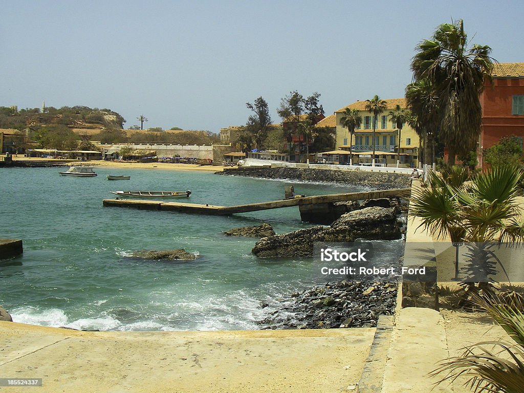 Côte rocheuse et Seawall Gorée Island Harbor Dakar Sénégal en Afrique - Photo de Afrique libre de droits