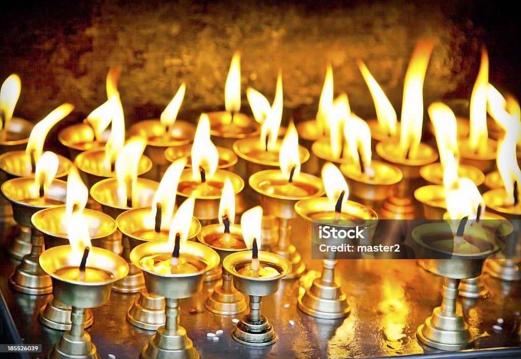 Свечи at swayambhunath Храм в Непале - Стоковые фото Азиатская культура роялти-фри