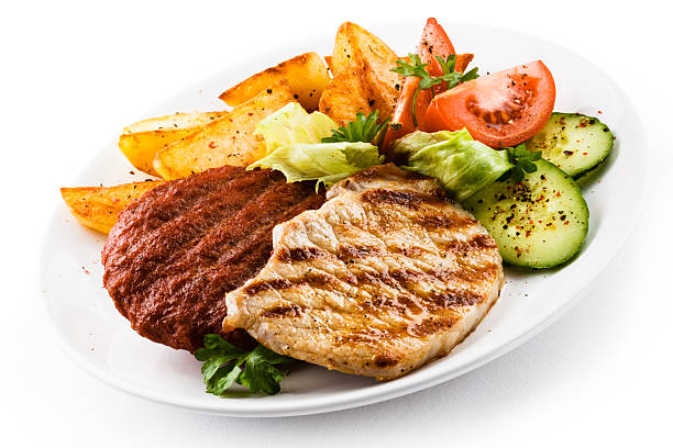 istock Grilled meat, potatoes and vegetables 185527794