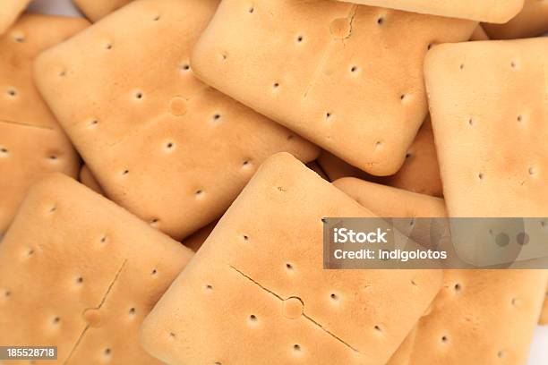 Foto de Fundo De Saltine Refrigerante Biscoitos e mais fotos de stock de Amarelo - Amarelo, Assado no Forno, Biscoito