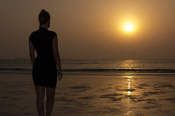 istock Young girl in the beach 185533488