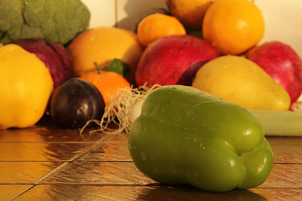 frutas y verduras - healthy eating food and drink raw leek fotografías e imágenes de stock