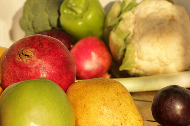 frutas y verduras - healthy eating food and drink raw leek fotografías e imágenes de stock