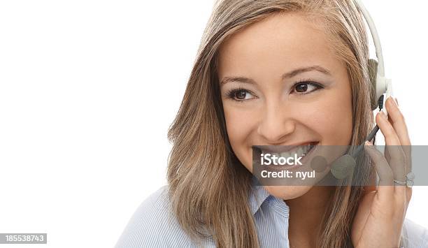 Retrato De Primer Plano De Sonriendo Despachador Foto de stock y más banco de imágenes de 20 a 29 años - 20 a 29 años, 20-24 años, Adulto