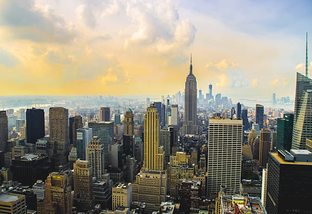 skyline von new york - garment stock-fotos und bilder