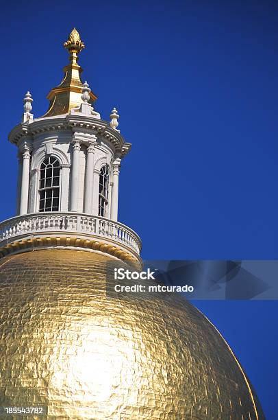 Boston Massachussetts State House Dome Gilded In 23k Gold Stock Photo - Download Image Now