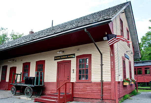 istock Train and luggage at Contoocook depot 185545193