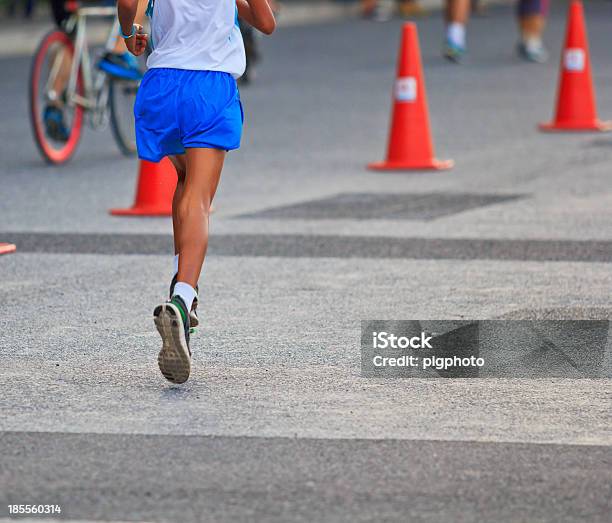 Runner 달리기 및 마라톤 거리에 대한 스톡 사진 및 기타 이미지 - 거리, 건강관리와 의술, 건강한 생활방식