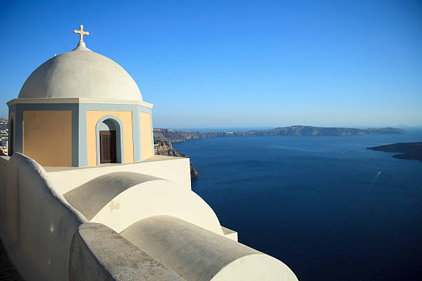 istock Church in Santorini, Greece 185560318