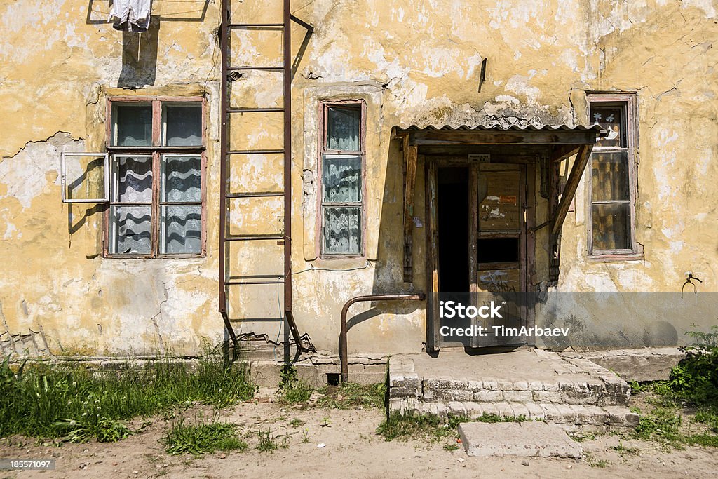 Vecchia house - Foto stock royalty-free di Abbandonato