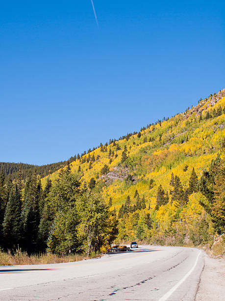 istock Autumn on the road 185571135