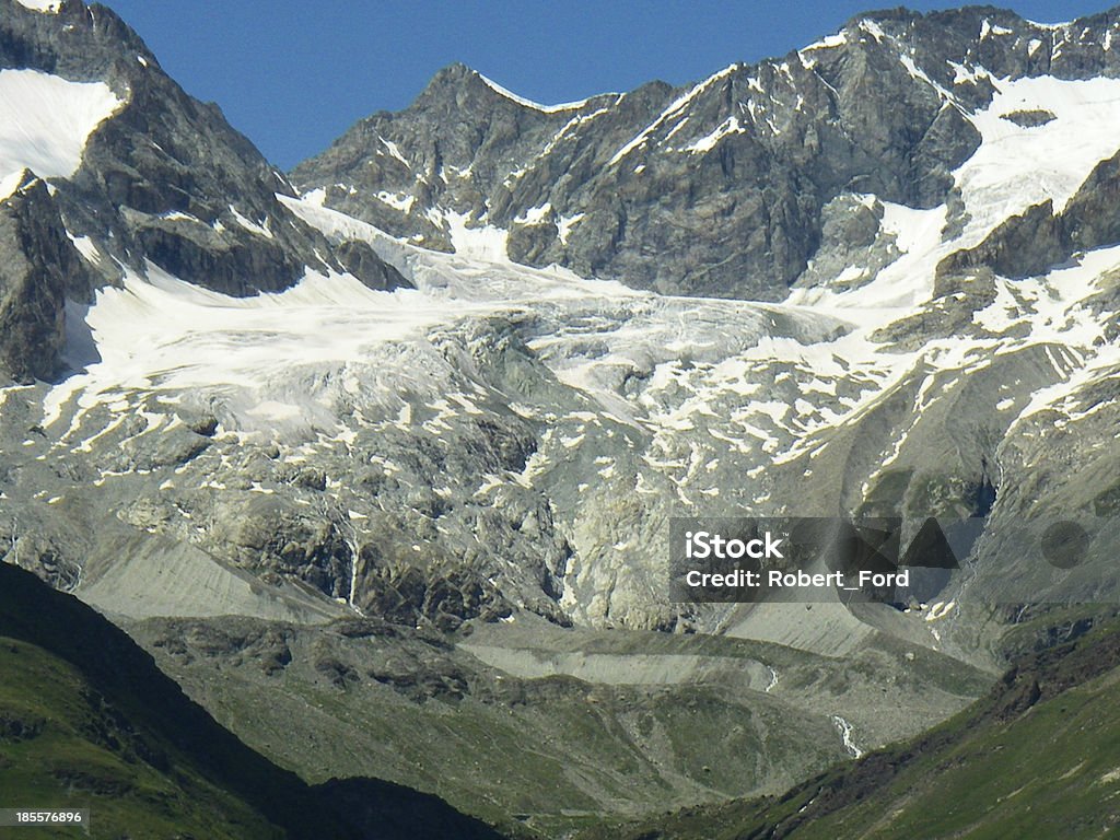 Glacial Landforms Alpes suizos Zermatt Suiza - Foto de stock de Agua helada libre de derechos