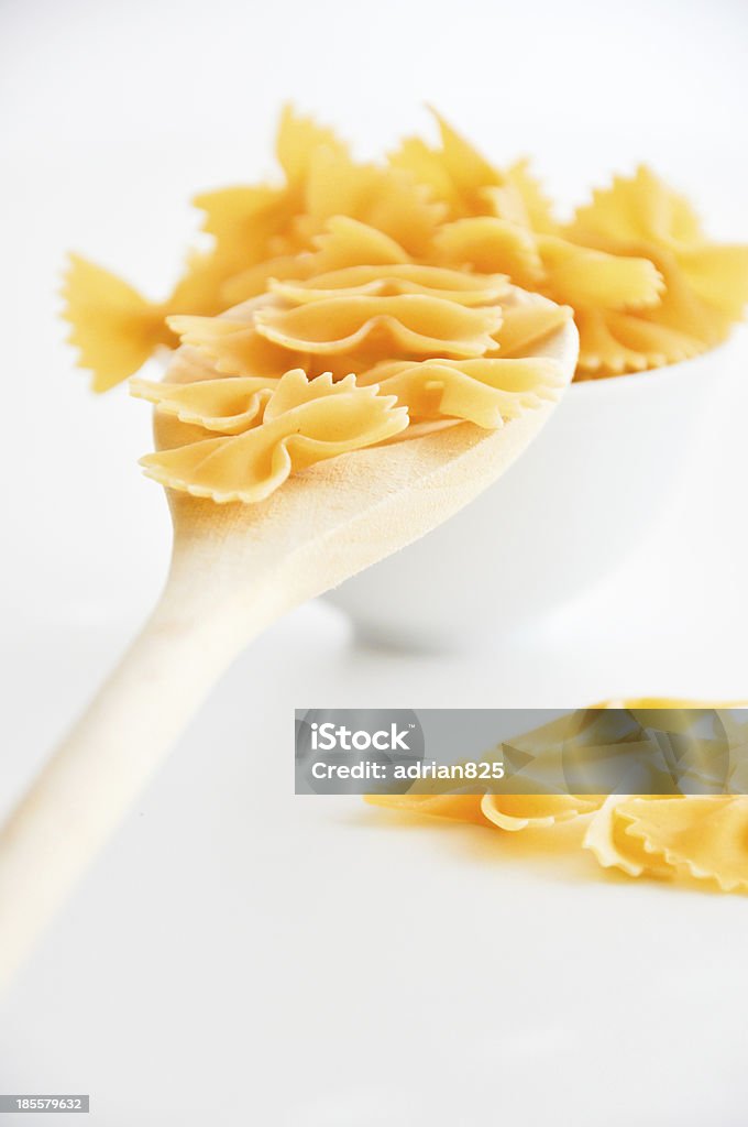 farfalle pasta in una ciotola - Foto stock royalty-free di Alimentazione sana