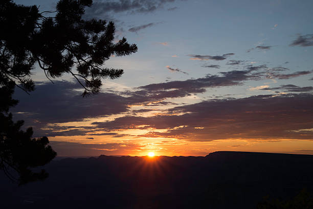 istock Spectacular Sunrise Over The Grand Canyon 185580613