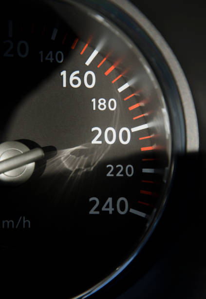 車の走行距離計、トラックハーフダッシュ - currency odometer car gasoline ストックフォトと画像