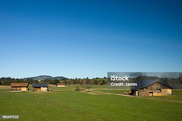 Foto de Bavarian Photovoltaic Istallation e mais fotos de stock de Painel Solar - Painel Solar, Usina de Energia Solar, Casa de fazenda