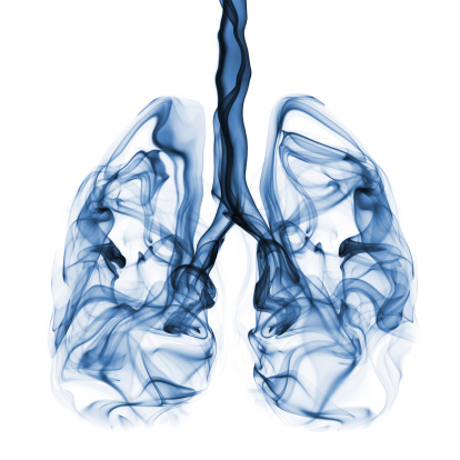 Humo forma de los pulmones.  Concepto de campaña de cáncer de pulmón photo