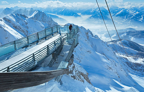 winter dachstein mountains-massiv - dachsteingebirge stock-fotos und bilder