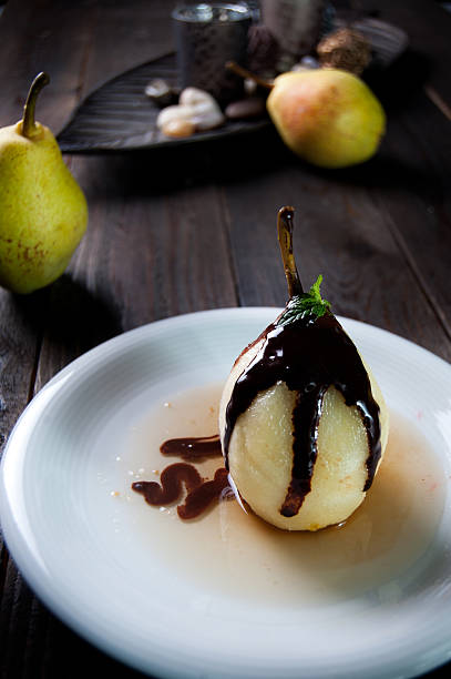 istock Delicious pear dessert with chocolate and amaretto liqueur 185621164