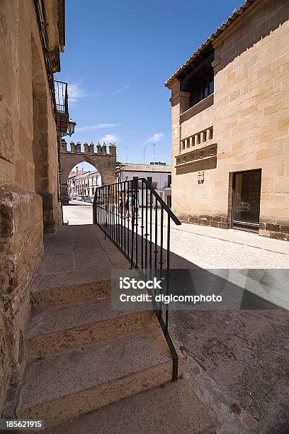 Лестницы Возле Двери Jaen В Баеса — стоковые фотографии и другие картинки UNESCO - Organised Group - UNESCO - Organised Group, XVI век, Андалусия