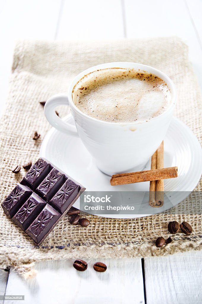 Delicioso Xícara de cappuccino com Canela e de chocolate - Royalty-free Atividades de Fim de semana Foto de stock