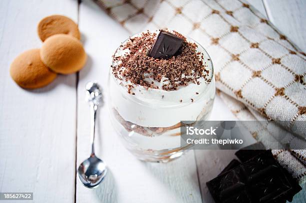 Foto de Italiano Tradicional Sobremesa Com Chocolate e mais fotos de stock de Almoço - Almoço, Atividades de Fins de Semana, Biscoito