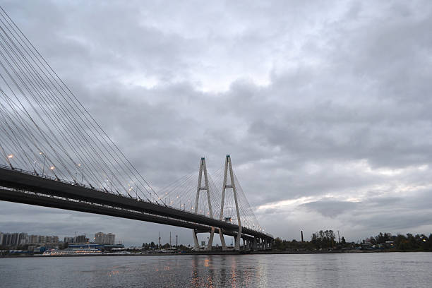 istock Cable-braced bridge in St.Petersburg. 185631795