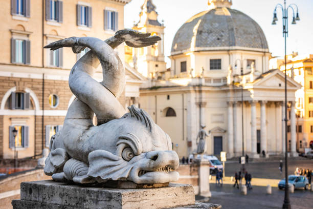 escultura de una criatura marina en la fuente de dea roma - fontana della dea roma fotografías e imágenes de stock