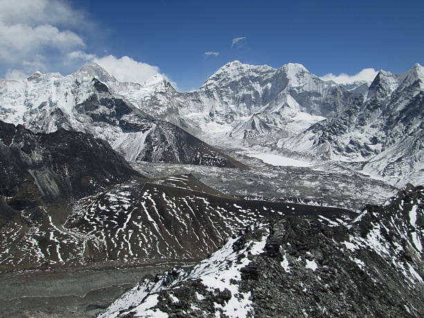 island peak - glacier himalayas frozen lake fotografías e imágenes de stock