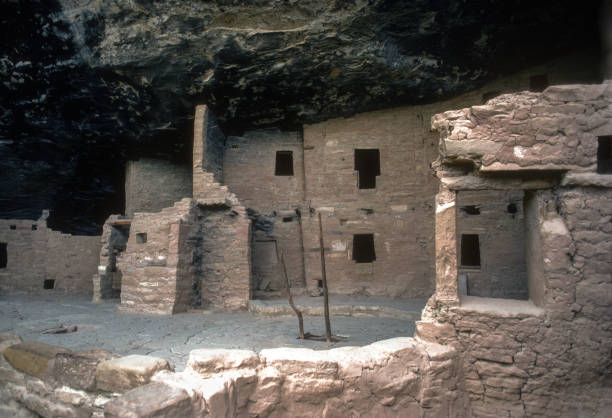 Mesa Verde NP - Spruce Tree House - Inside the Ruin - 1990