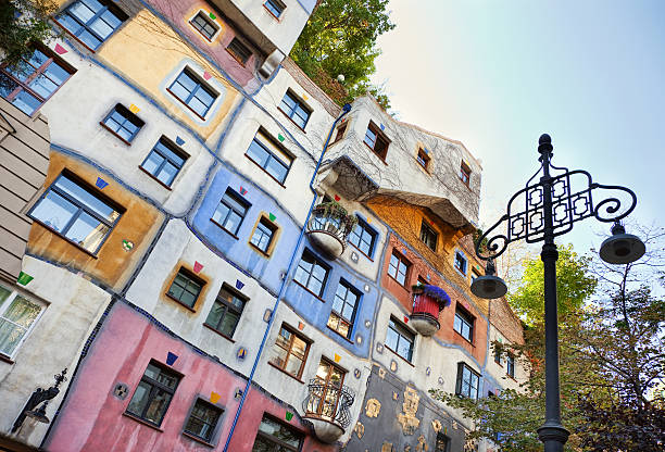 Frontal view of Hundertwasser house Hundertwasser house, Vienna, Austria hundertwasser haus in vienna austria stock pictures, royalty-free photos & images