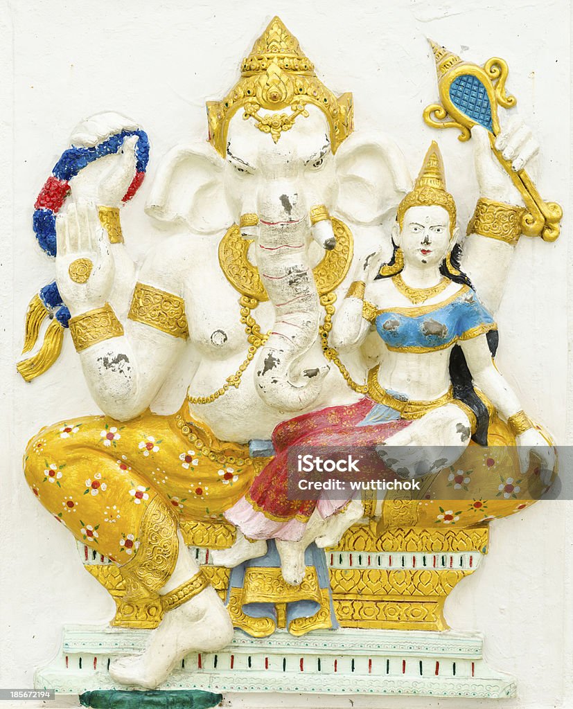 Dios hindú Ganesha avatar imagen en estuco de pintura de color - Foto de stock de Animal libre de derechos