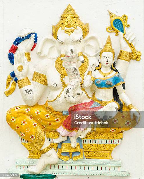 Dios Hindú Ganesha Avatar Imagen En Estuco De Pintura De Color Foto de stock y más banco de imágenes de Animal