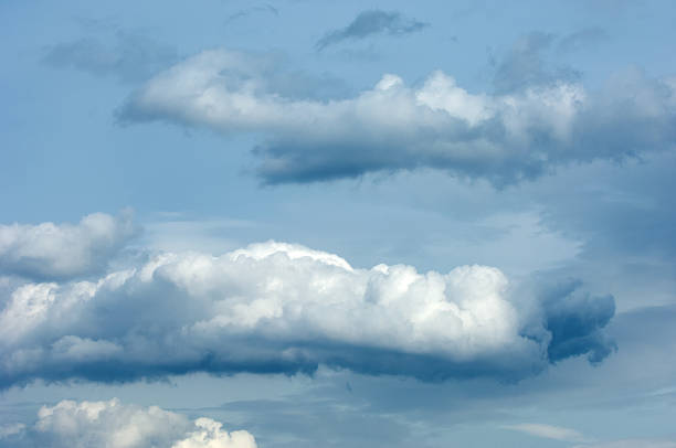 雲 - heliac ストックフォトと画像
