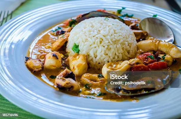 Risotto De Pescados Y Mariscos Foto de stock y más banco de imágenes de Alimento - Alimento, Almeja - Marisco, Amarillo - Color