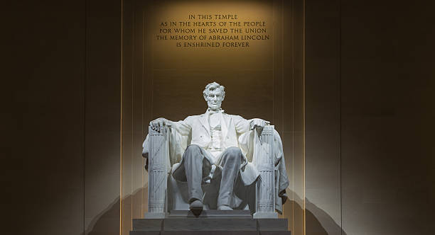 istock Inside the Lincoln Memorial 185723125