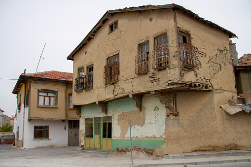 The historical house, built in the 1800s, was built in Karaman architecture and is one of the buildings that best describes the Karaman life culture in terms of its use.