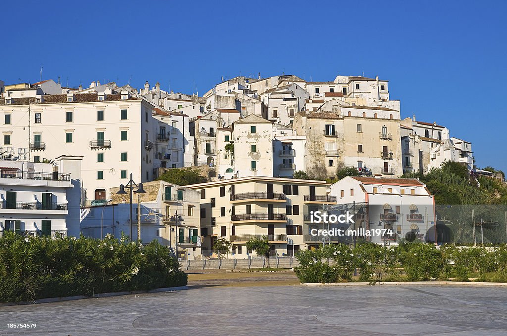 Vista panorámica a Rodi Garganico.  Puglia.  Italia. - Foto de stock de Puglia libre de derechos