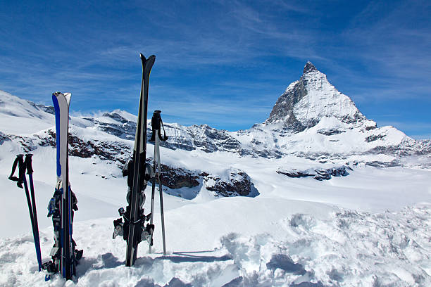istock Skis and the Matterhorn 185760787