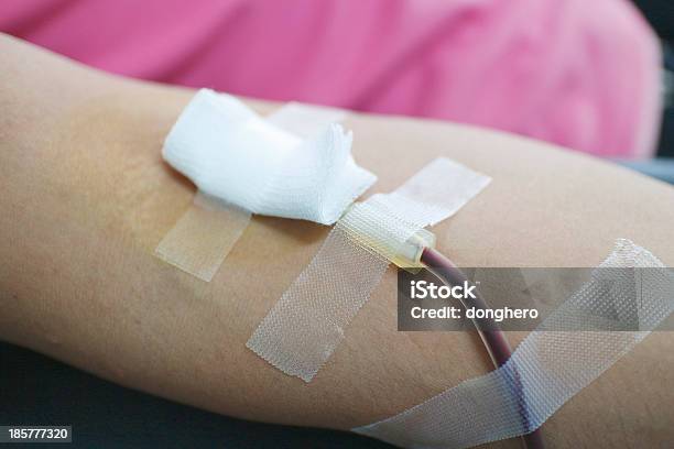 Plano Aproximado De Extracção De Sangue Em Laboratório - Fotografias de stock e mais imagens de Clínica médica