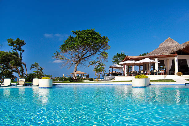istock Resort with swimming pool 185777685