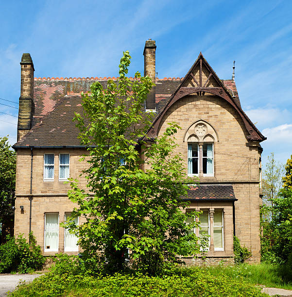 istock The old english house 185786932