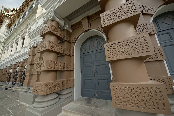 istock Chakri Maha Prasat Throne Hall Door 185791585