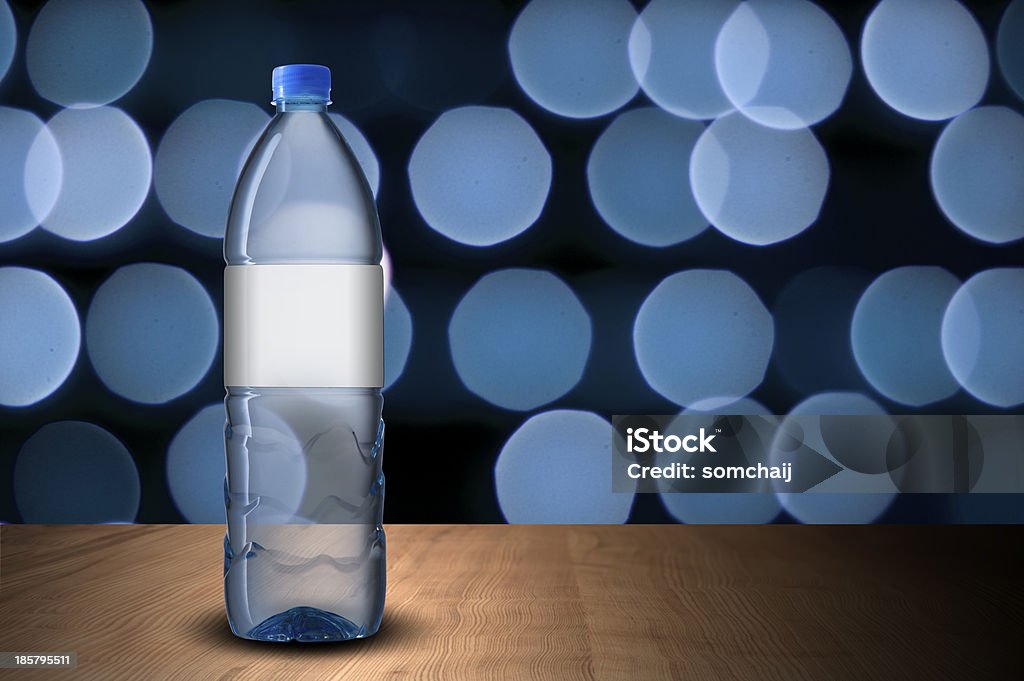 Flasche Wasser und Glas - Lizenzfrei Behälter Stock-Foto