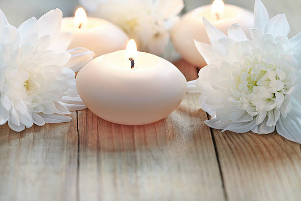 istock Candles and flowers 185795513