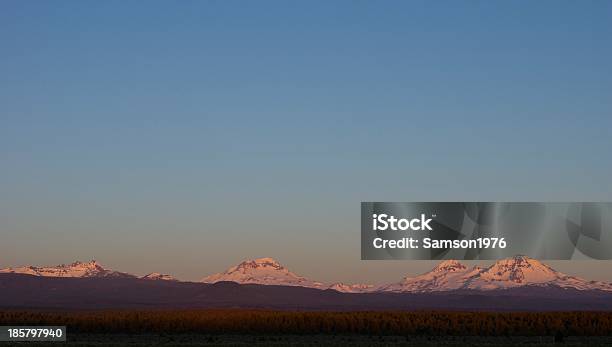 Три Сестры Rose — стоковые фотографии и другие картинки Deschutes National Forest - Deschutes National Forest, Three Sisters Wilderness Area Oregon, Без людей