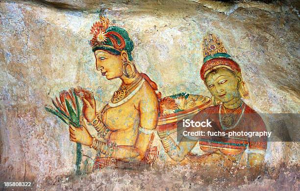 Sigiriya Painting - Fotografie stock e altre immagini di Antica civiltà - Antica civiltà, Antico - Condizione, Archeologia